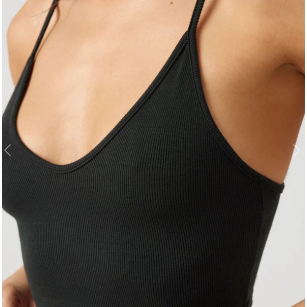 Joah Brown Strappy Crop Tank, M/L Black